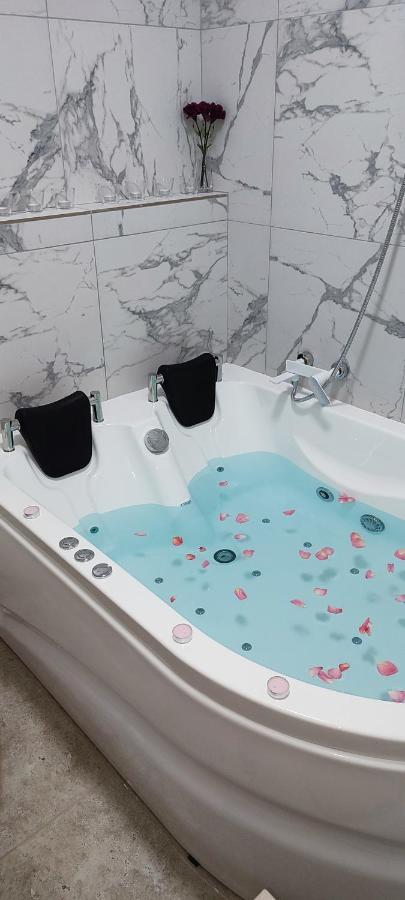 Appartamento Jacuzzi Belle View Sinaia Esterno foto