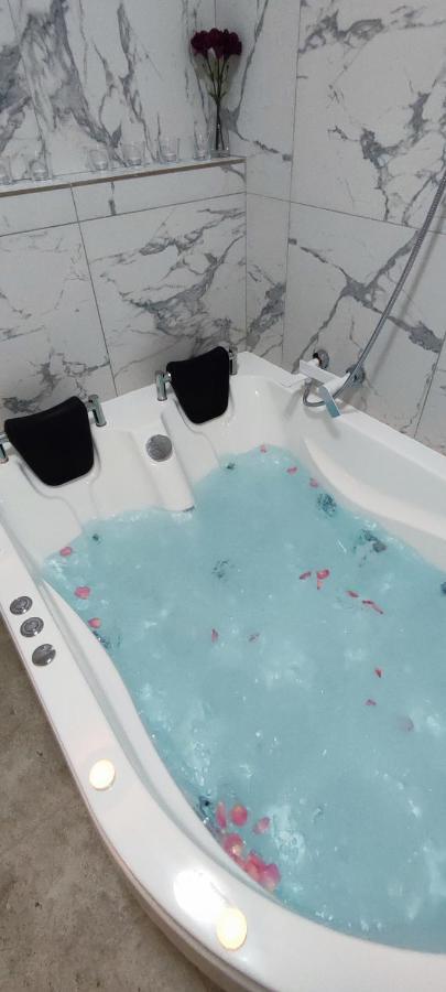 Appartamento Jacuzzi Belle View Sinaia Esterno foto